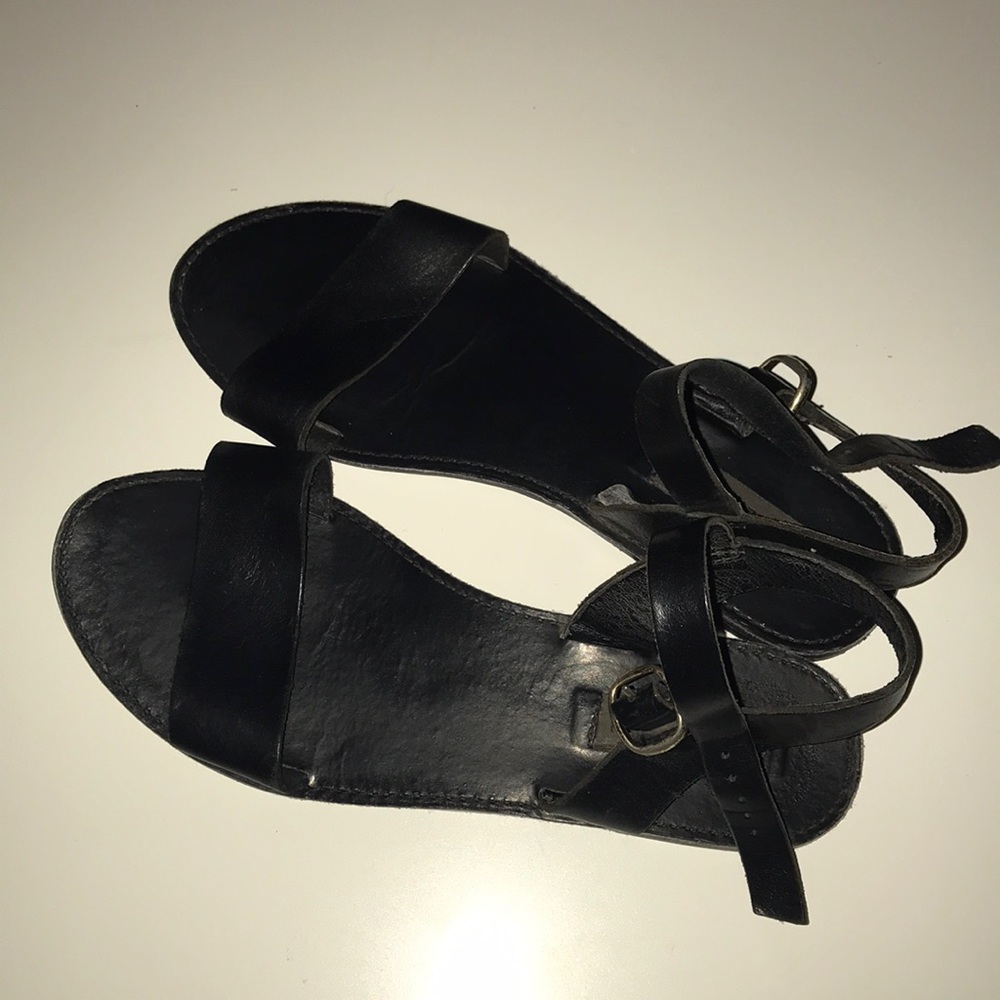 Black Doddi sandals